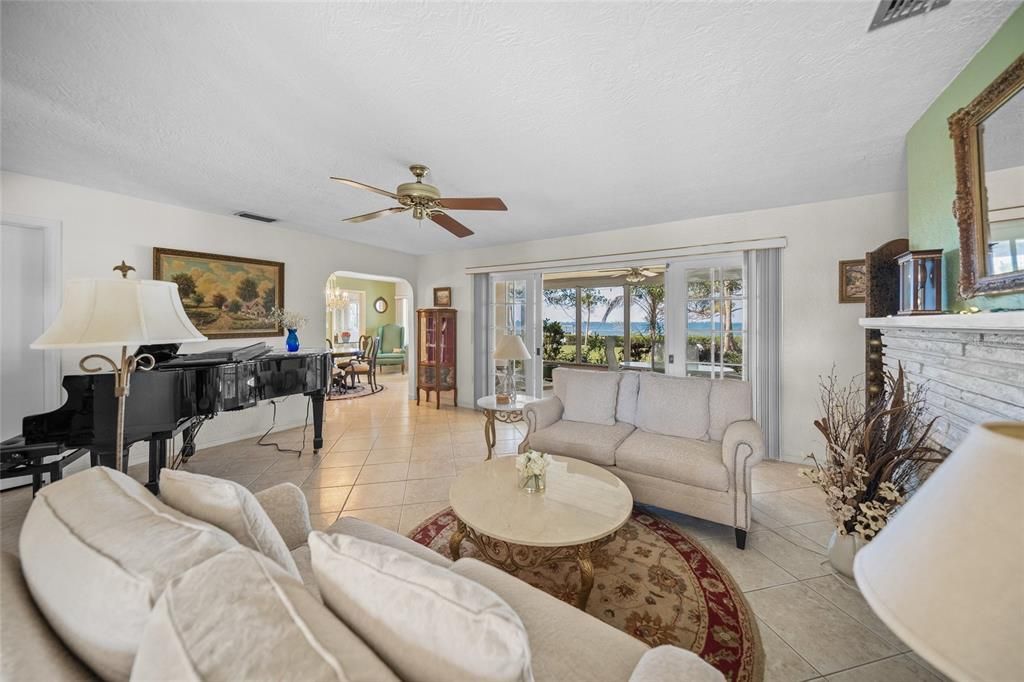 Interior, Living room, Piano, Water