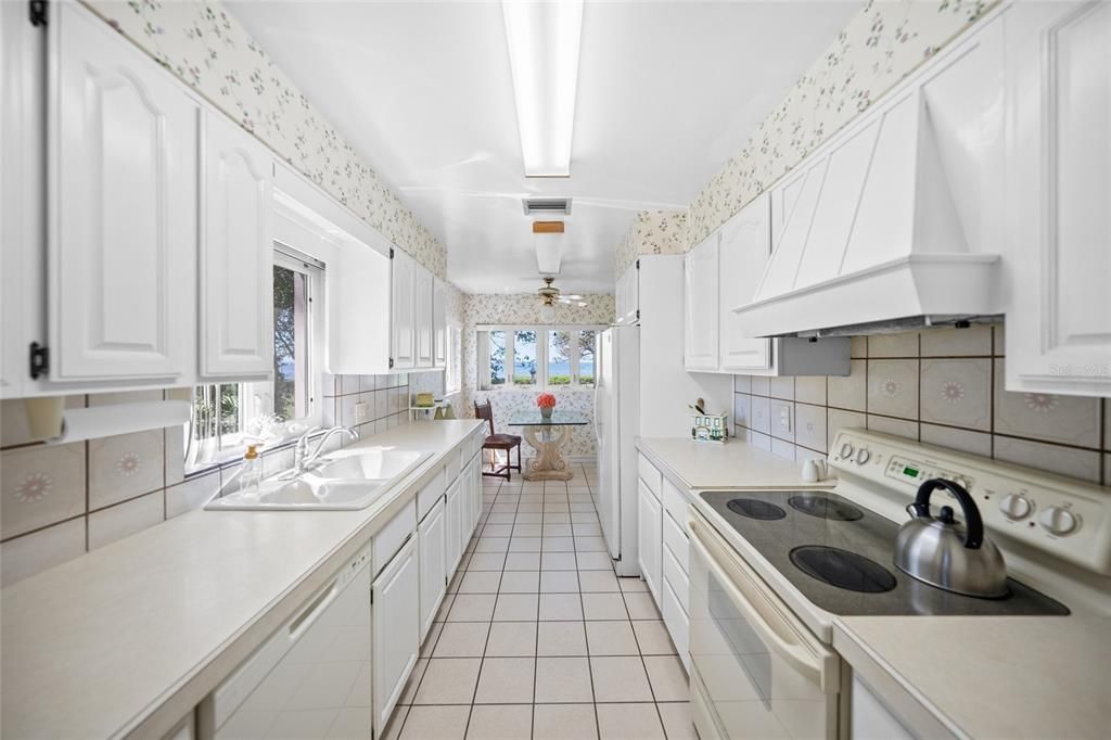 Dining room, Interior, Kitchen