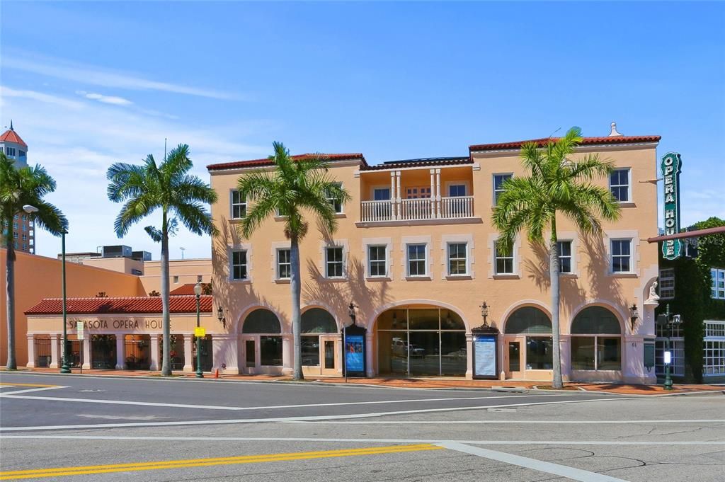 Exterior, Facade, Mediterranean