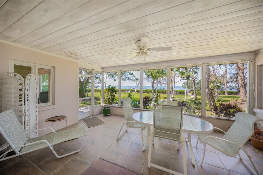 Dining room, Interior, Sun Room, Water