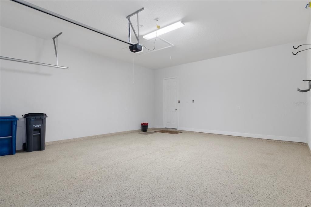 Garage, Interior