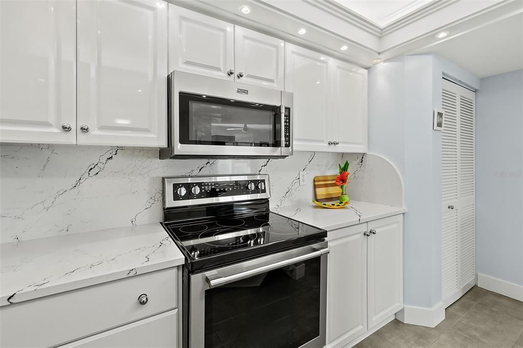 Interior, Kitchen, Marble Walls, Recessed Lighting