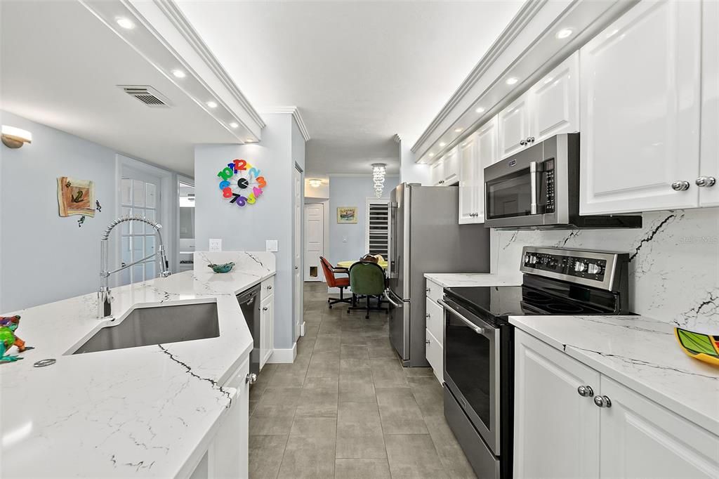 Dining room, Interior, Kitchen, Recessed Lighting, Stainless Steel Appliances