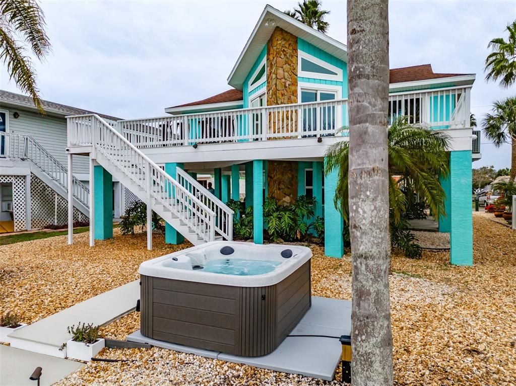 Exterior, Hot Tub