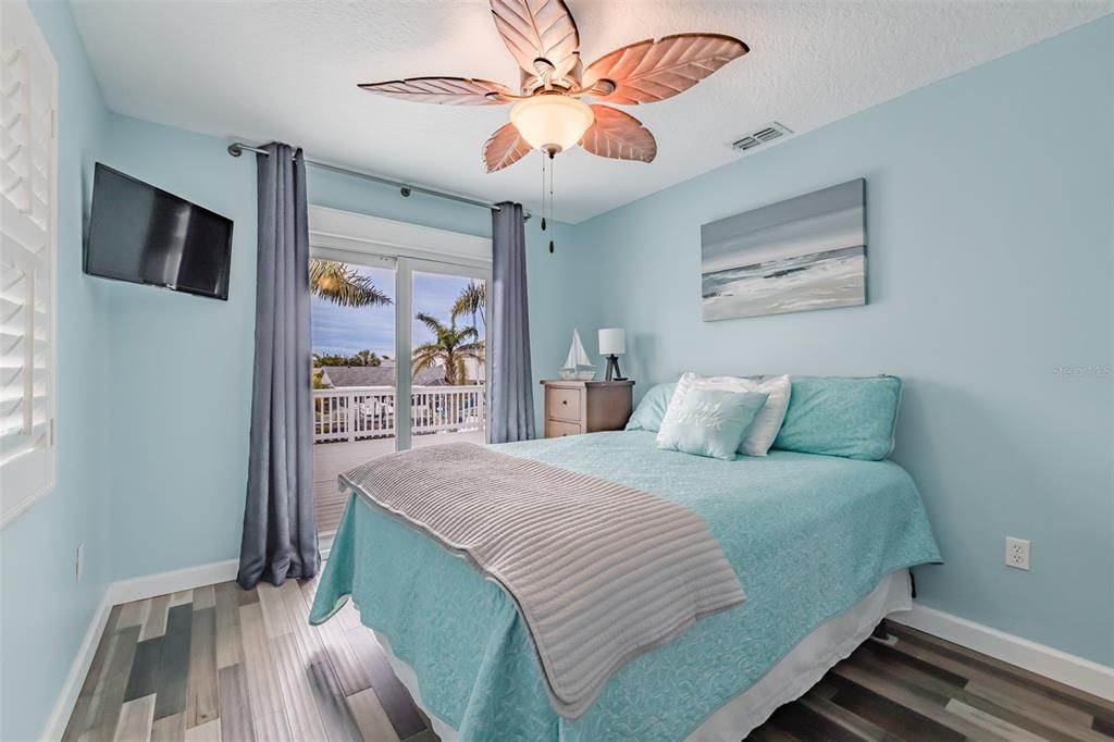 Bedroom, Interior, Water, Wood Texture Flooring
