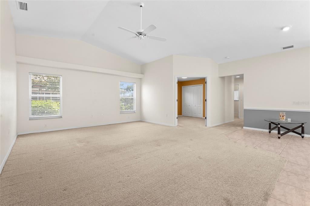 Empty room, Game Room, Interior, Recessed Lighting