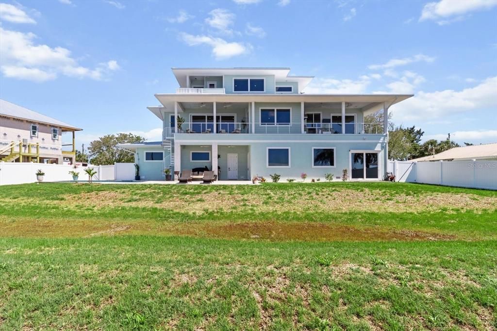 Backyard, Exterior