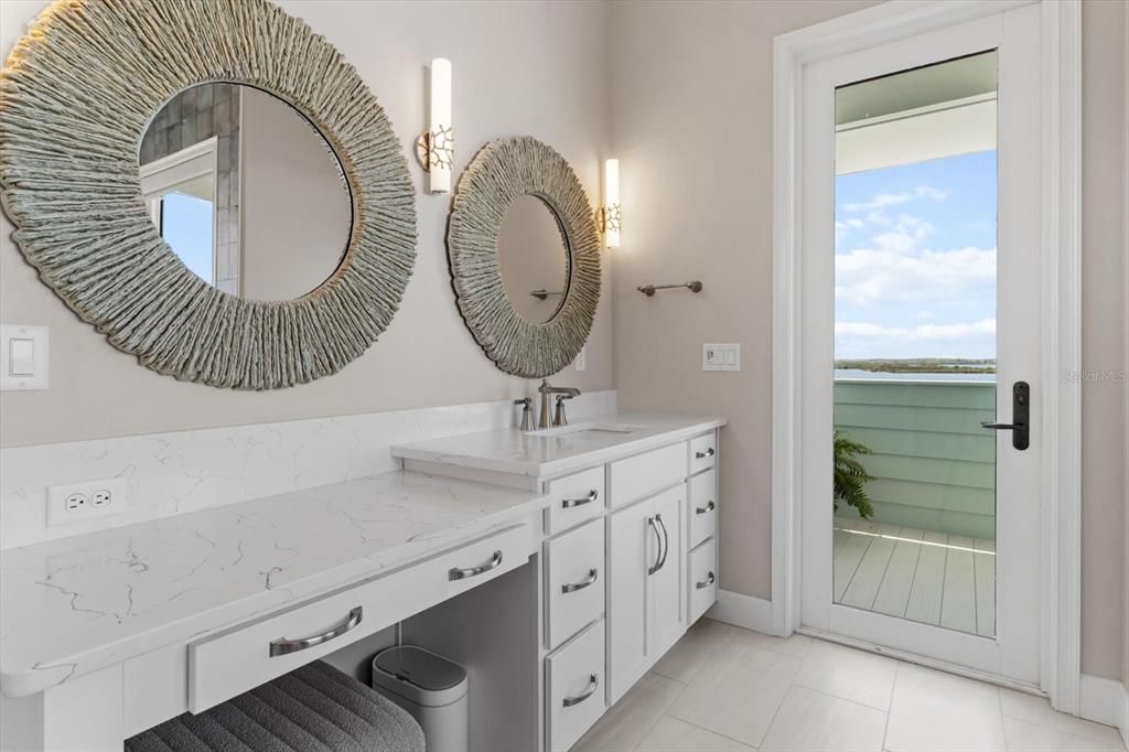 Bathroom, Dual Sink Vanities, Interior, Water
