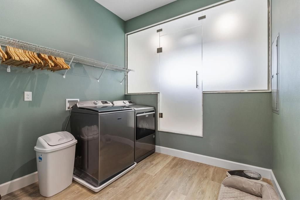 Interior, Washer, Wood Texture Flooring