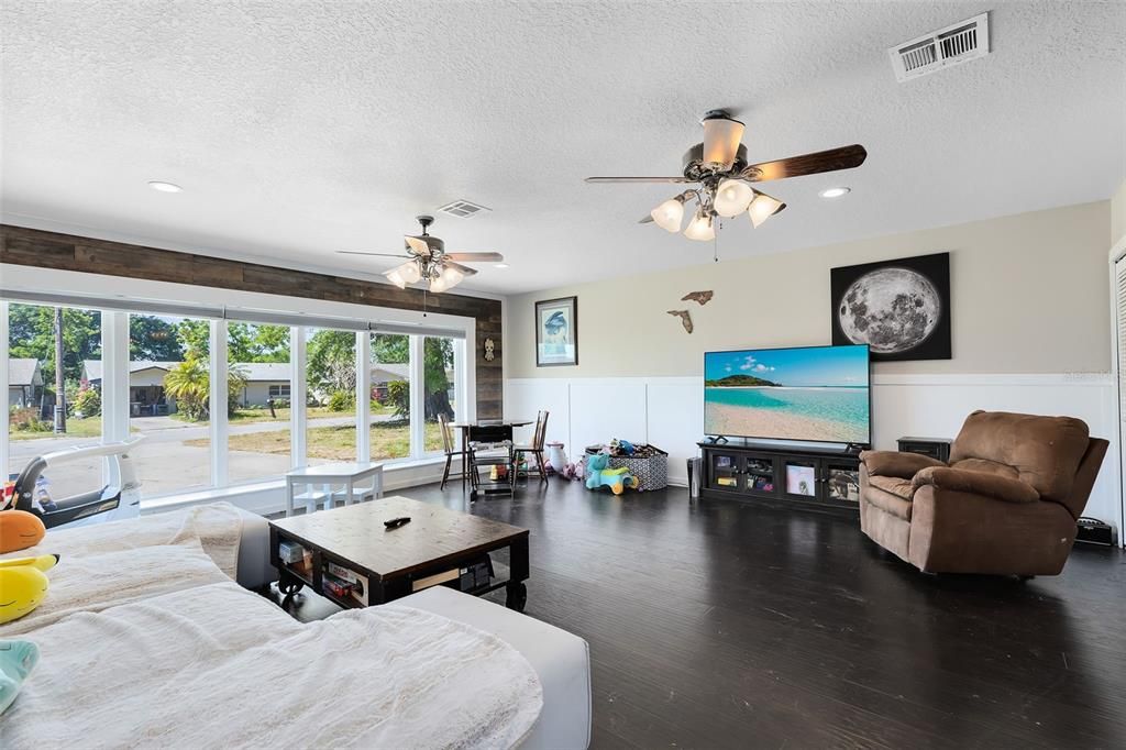 Interior, Living room, Recessed Lighting, Wood Texture Flooring