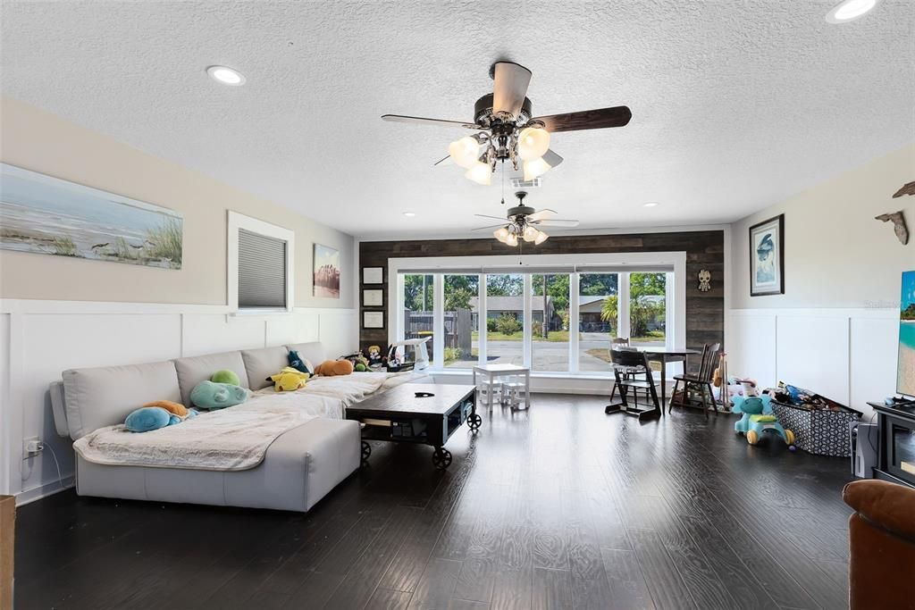 Dining room, Interior, Living room, Recessed Lighting, Wood Texture Flooring
