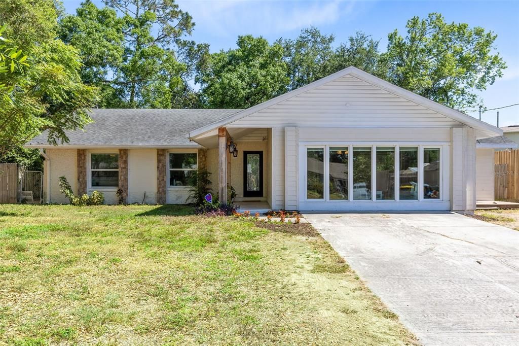 Backyard, Exterior, Facade, Ranch
