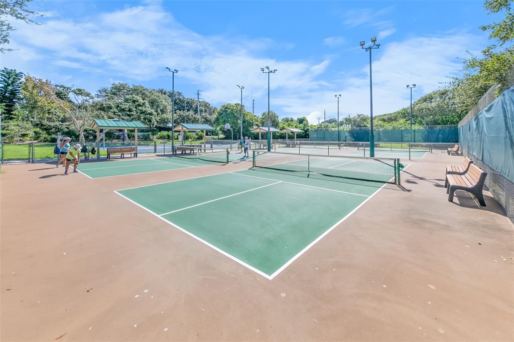 Exterior, Tennis Courts