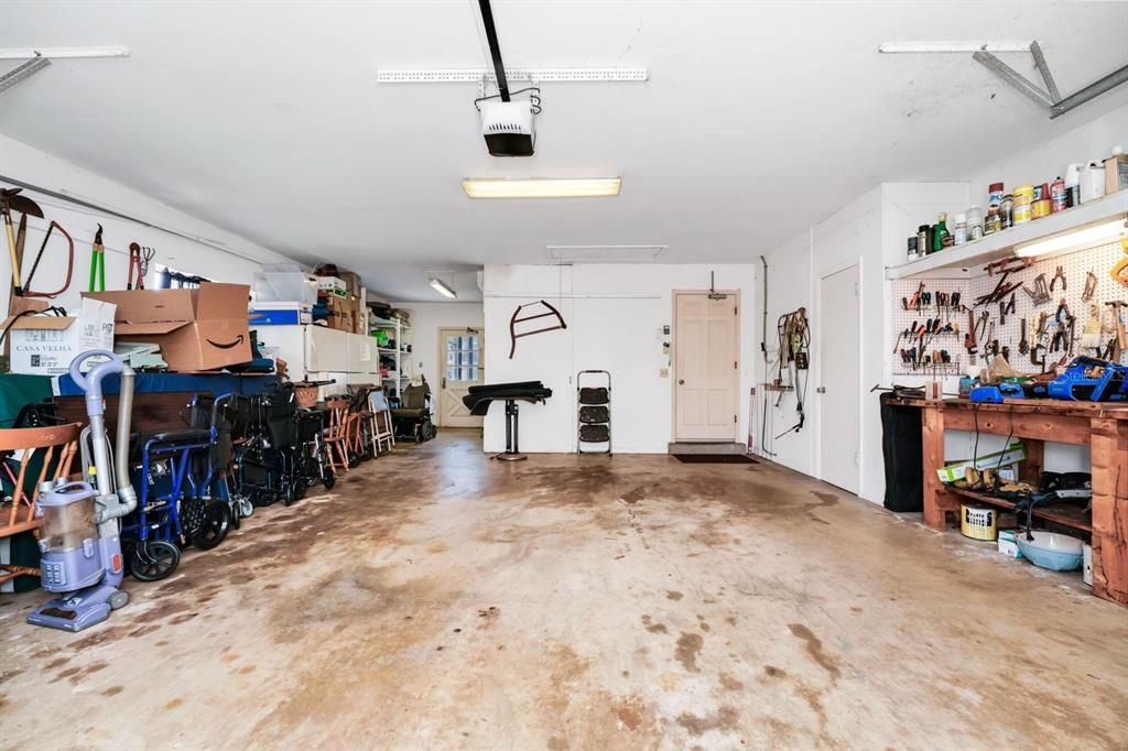 Garage, Interior