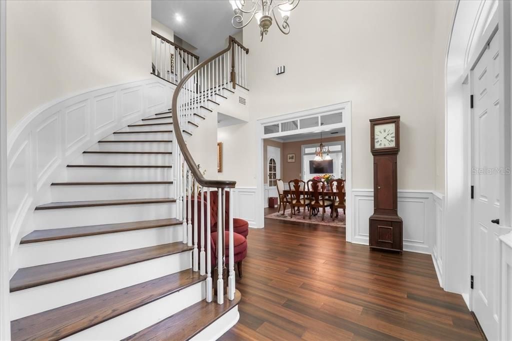 Chandelier, Dining room, Interior, Recessed Lighting, Wood Texture Flooring