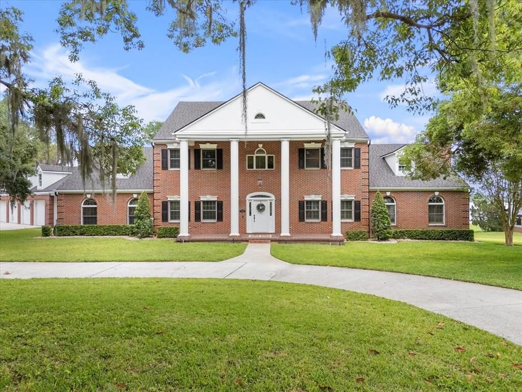 Backyard, Exterior, Facade, Brick Facade, Georgian