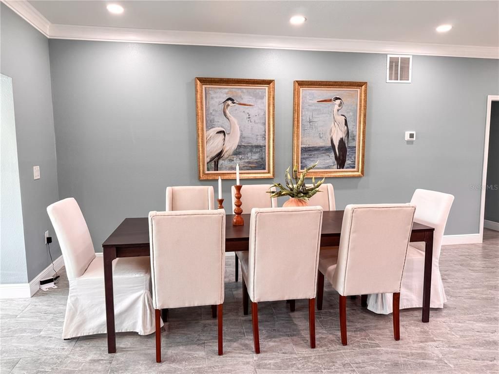 Dining room, Interior, Recessed Lighting