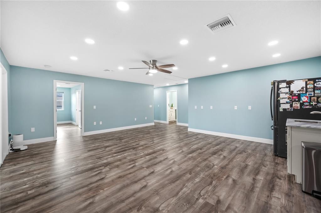 Empty room, Interior, Recessed Lighting, Wood Texture Flooring