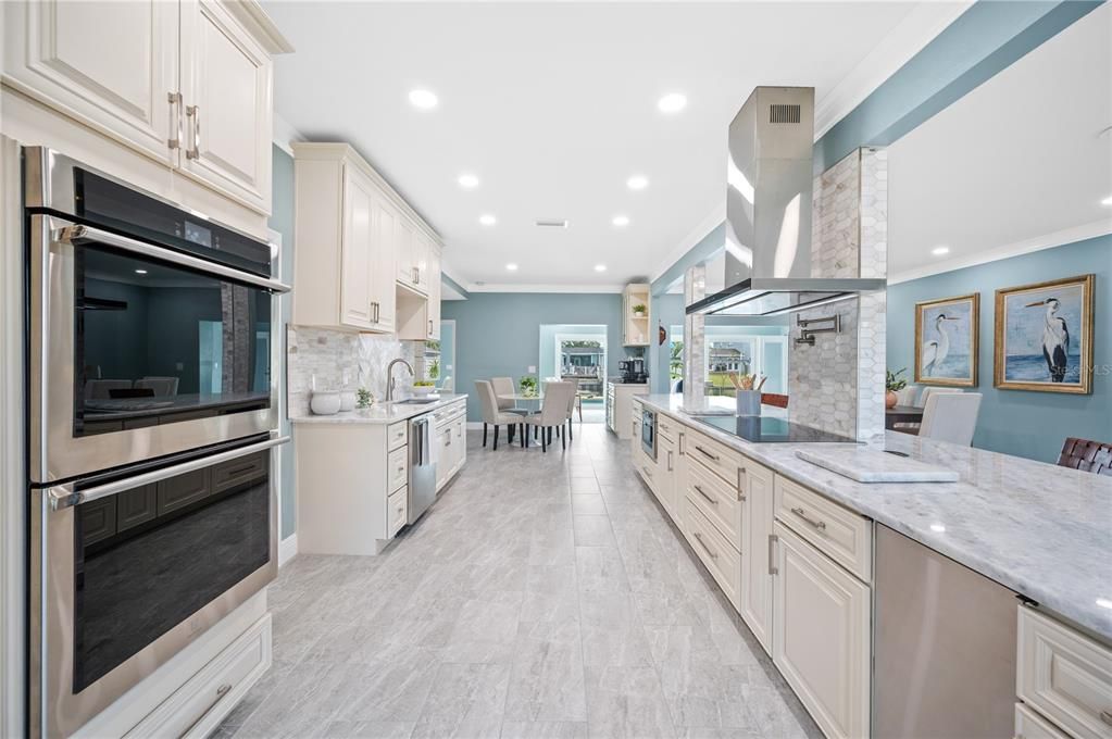 Dining room, Interior, Kitchen, Recessed Lighting, Stainless Steel Appliances