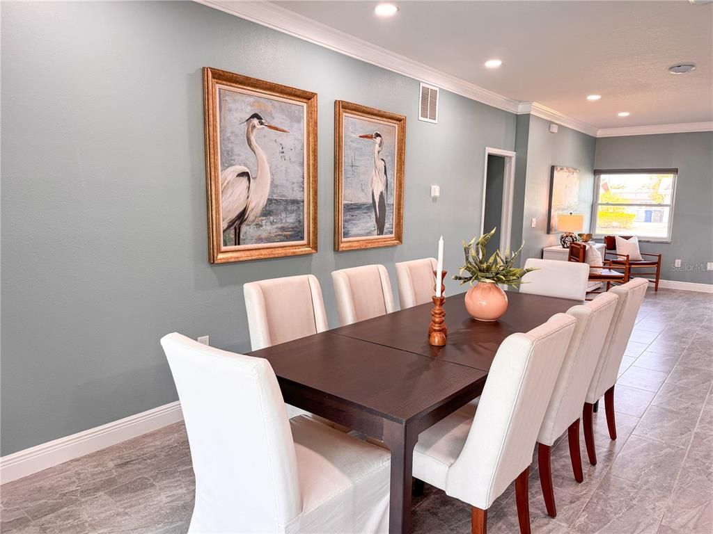 Dining room, Interior, Recessed Lighting