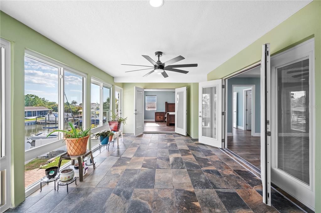 Interior, Sun Room, Water