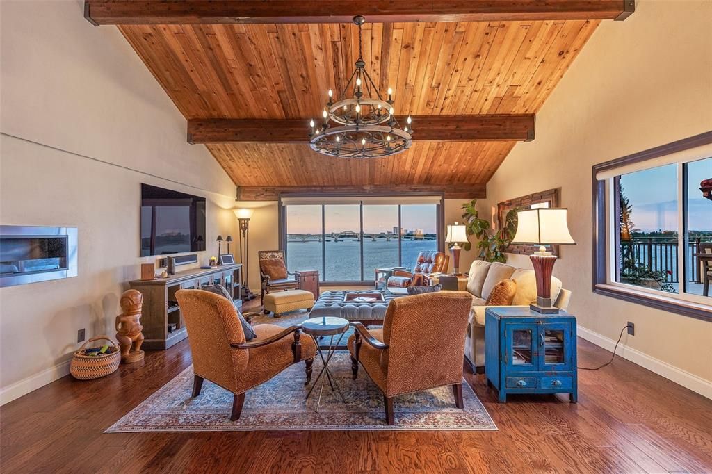 Chandelier, Interior, Living room, Water, Wooden Beams, Wooden Ceilings, Wood Texture Flooring