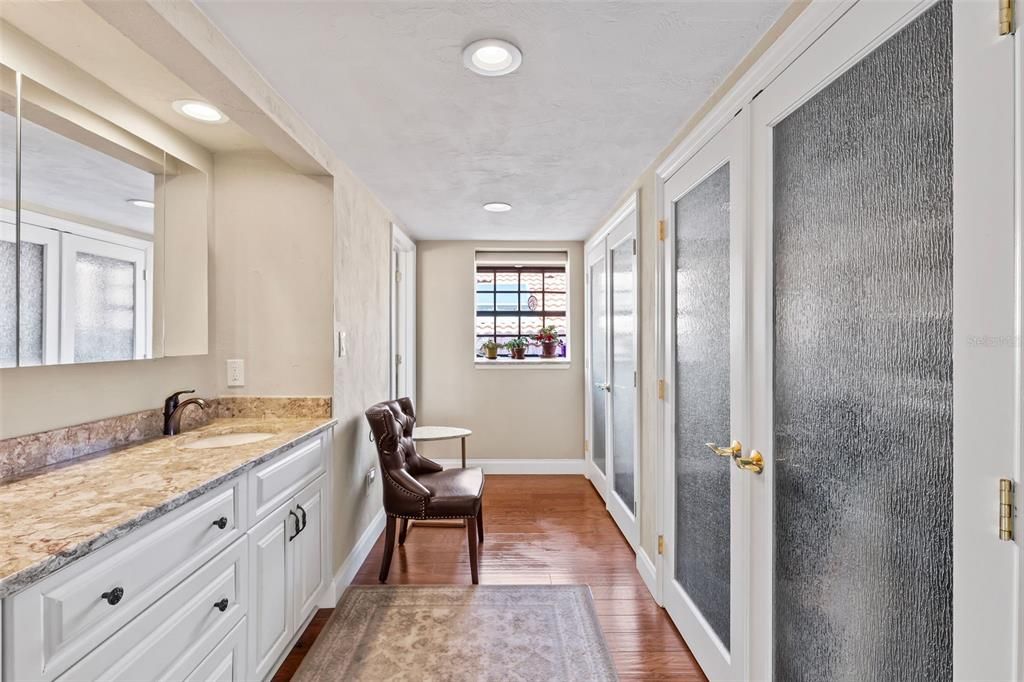 Interior, Recessed Lighting, Wood Texture Flooring