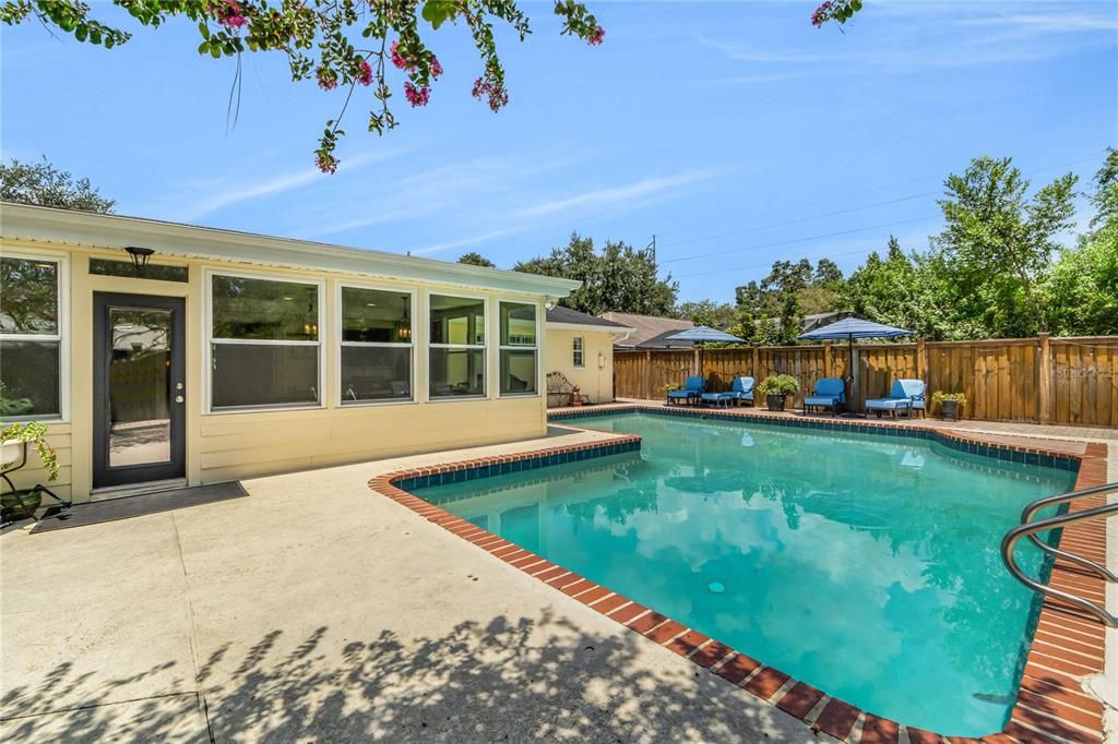 Exterior, Pool