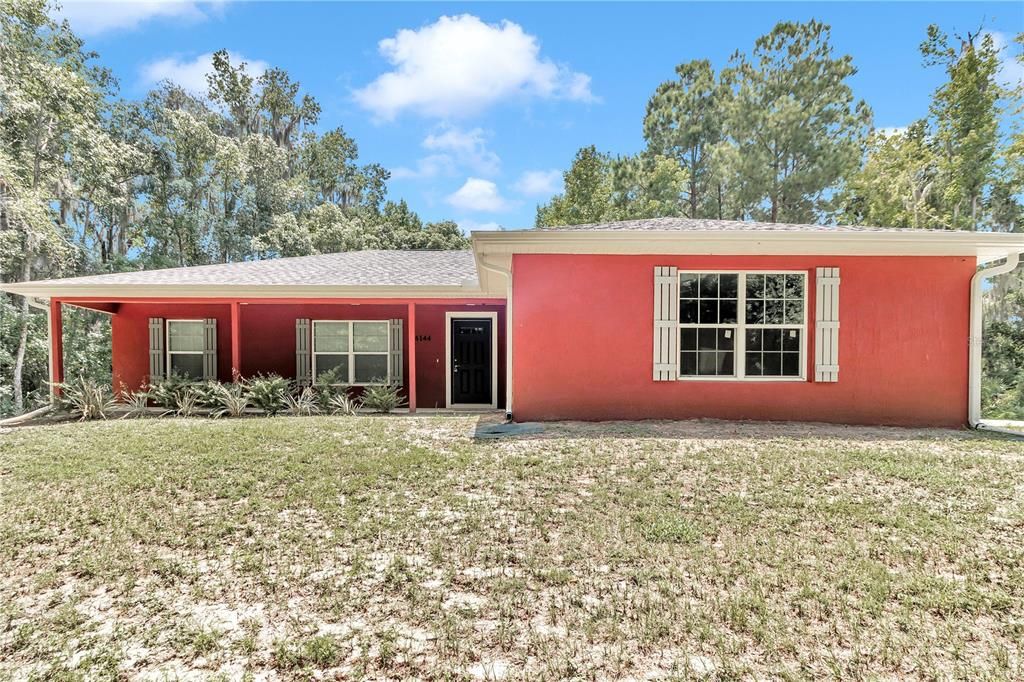 Exterior, Facade, Ranch