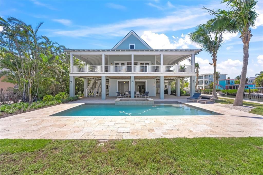 Exterior, Pool