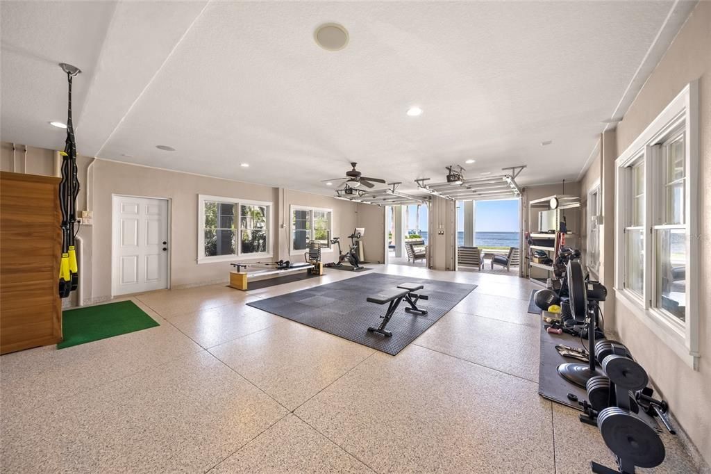 Fitness Equipment, Interior, Recessed Lighting, Water