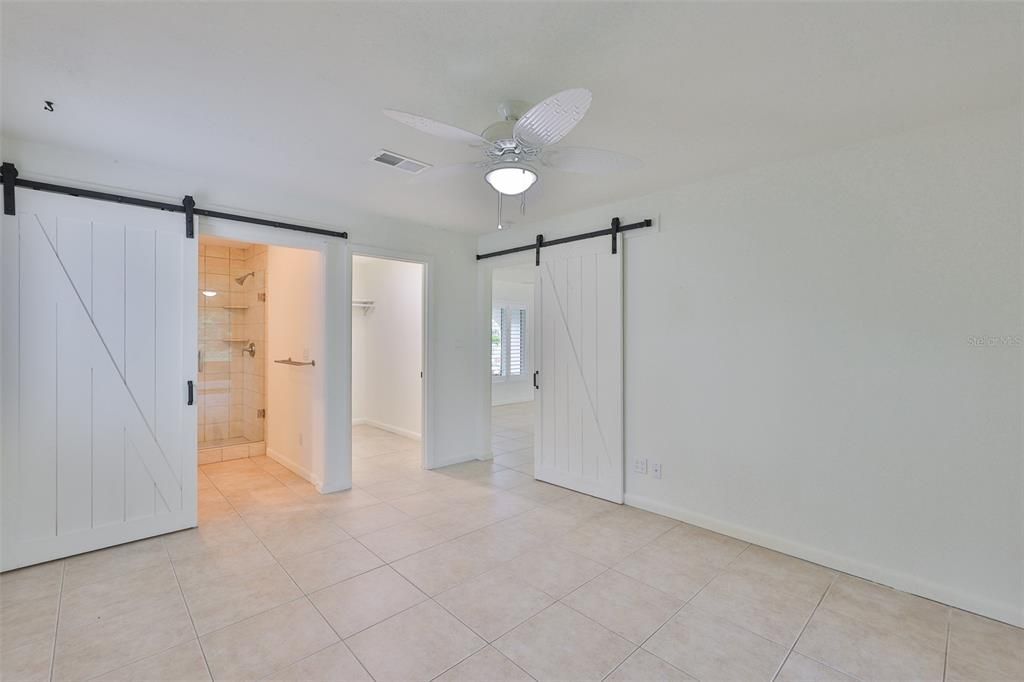 Bathroom, Empty room, Interior