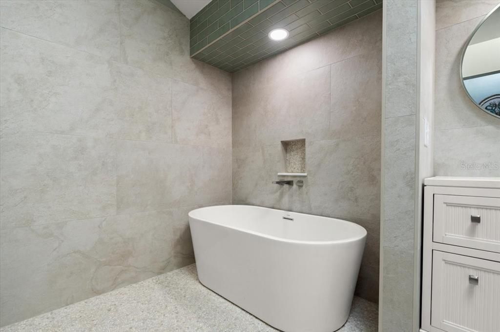 Bathroom, Free Standing Baths, Interior, Recessed Lighting