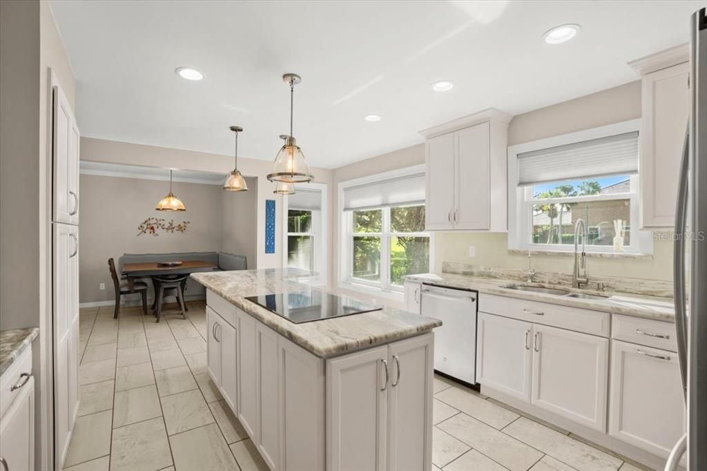 Dining room, Interior, Kitchen, Pendant Lights, Recessed Lighting