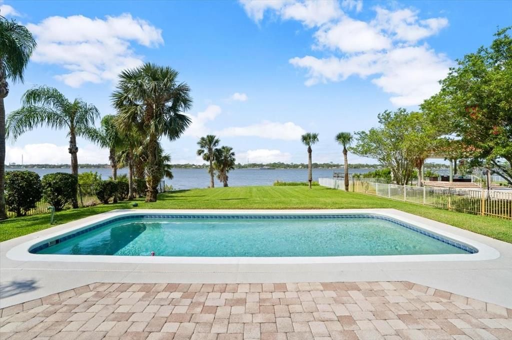 Exterior, Pool, Water