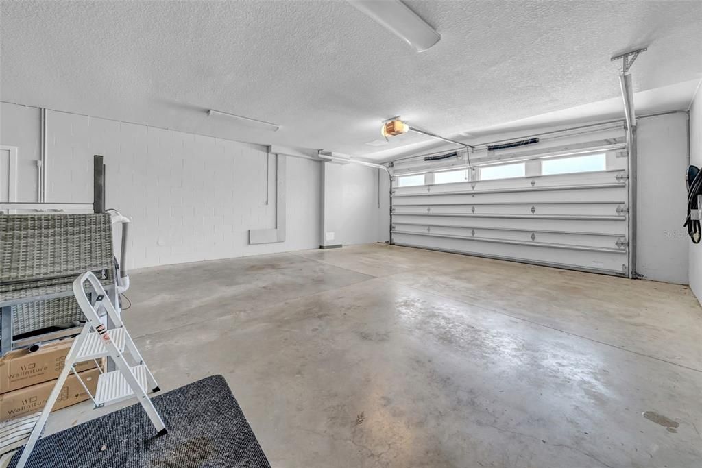 Garage, Interior