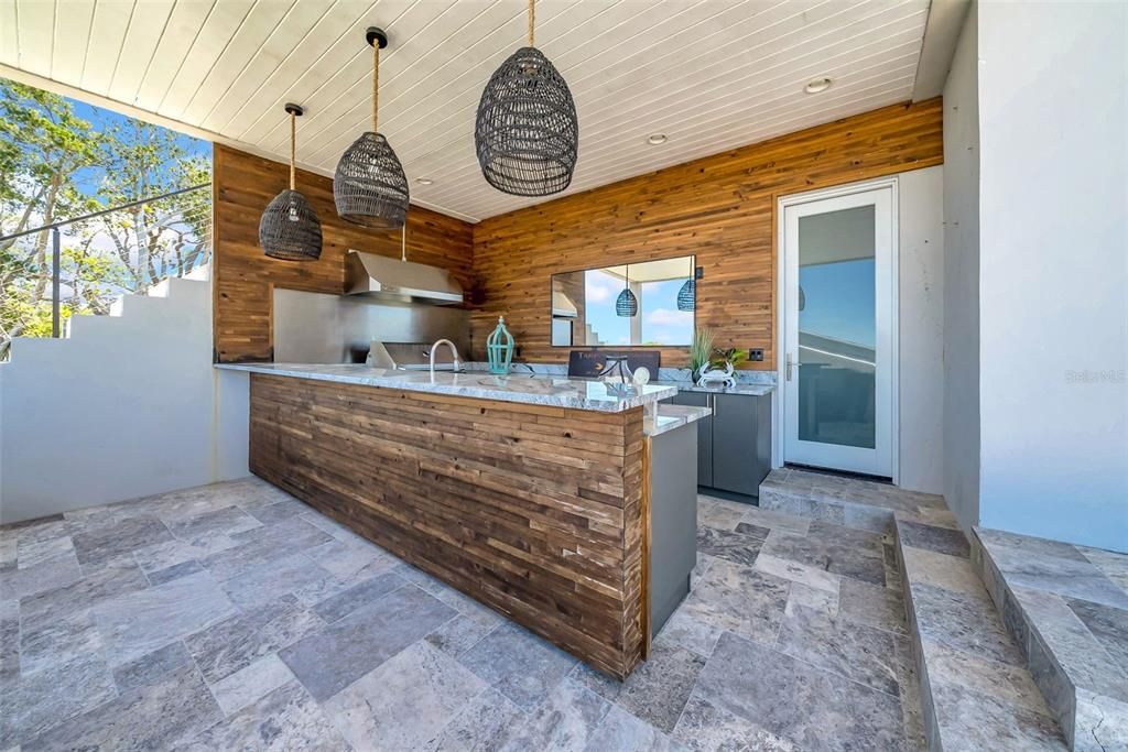 Exterior, Outdoor Kitchen, Pendant Lights