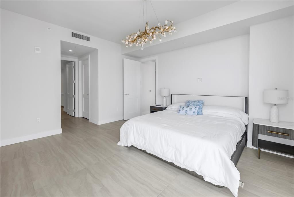 Bedroom, Interior, Pendant Lights, Recessed Lighting, Wood Texture Flooring