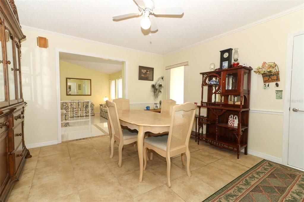 Dining room, Interior