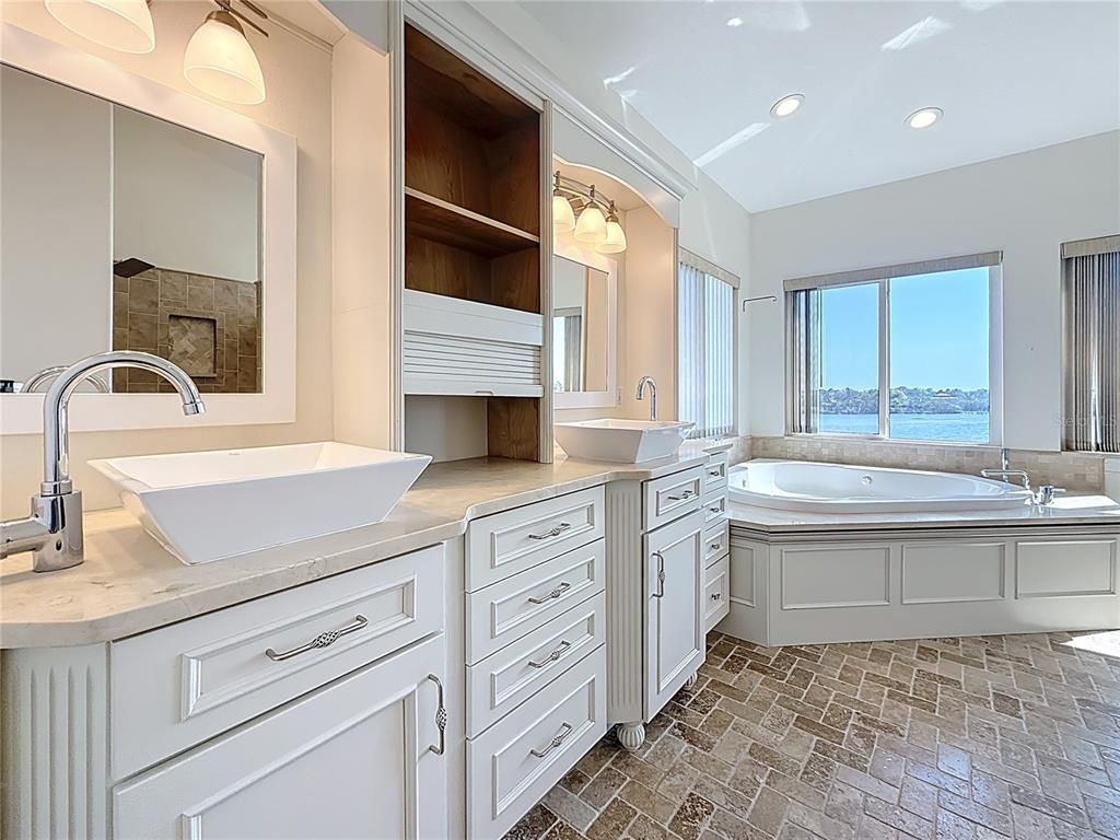 Bathroom, Dual Sink Vanities, Interior, Recessed Lighting, Water