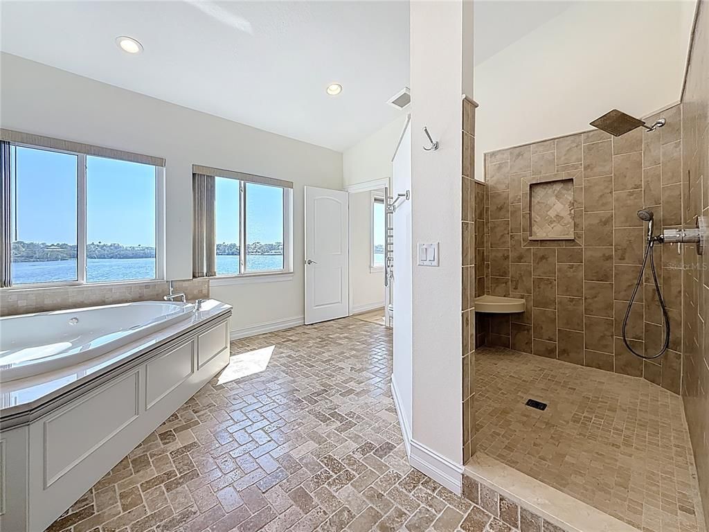 Bathroom, Interior, Recessed Lighting, Water