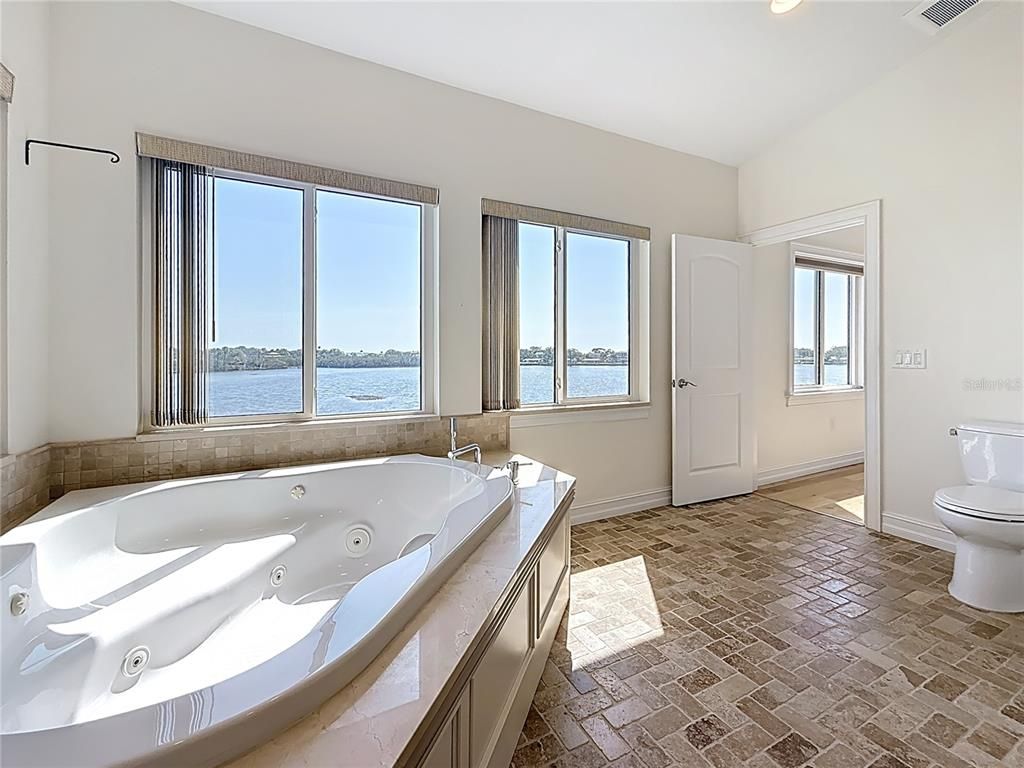 Bathroom, Interior, Recessed Lighting, Water