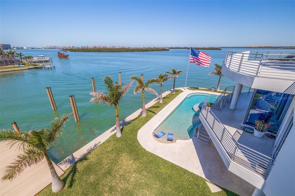 Exterior, Pool, Water