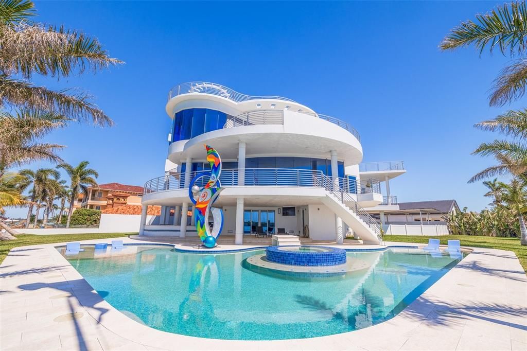 Exterior, Pool