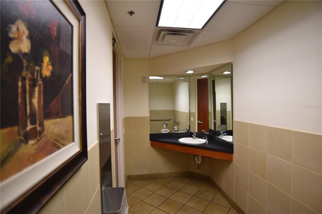 Bathroom, Interior, Recessed Lighting