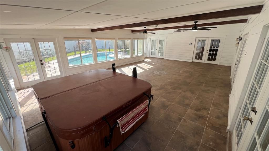 Hot Tub, Interior, Water