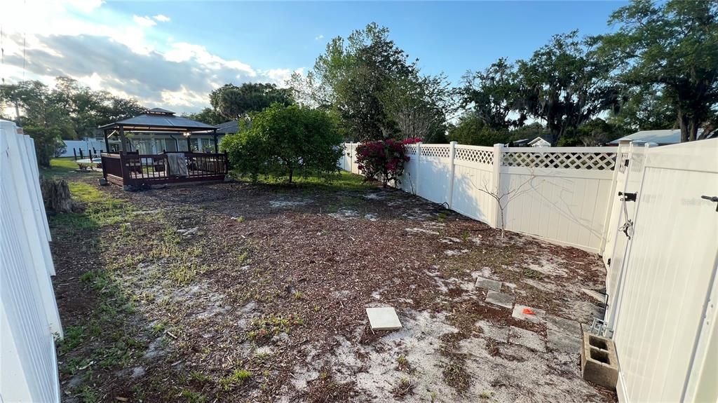 Backyard, Exterior