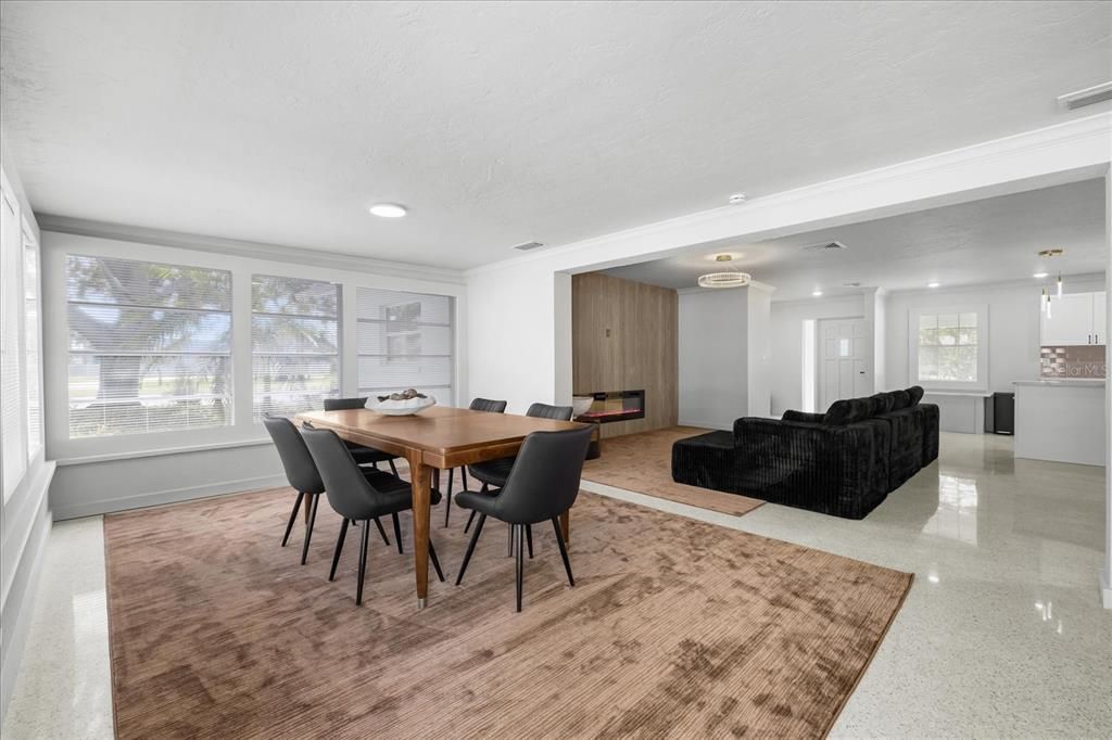 Dining room, Interior, Living room, Pendant Lights, Recessed Lighting
