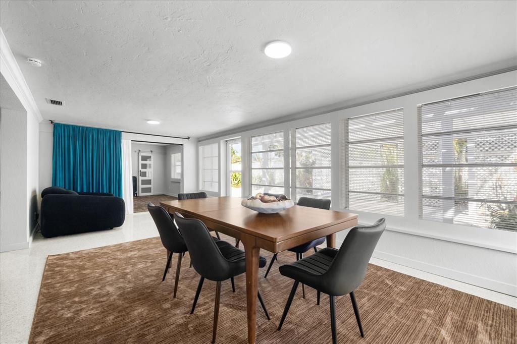 Dining room, Interior, Recessed Lighting