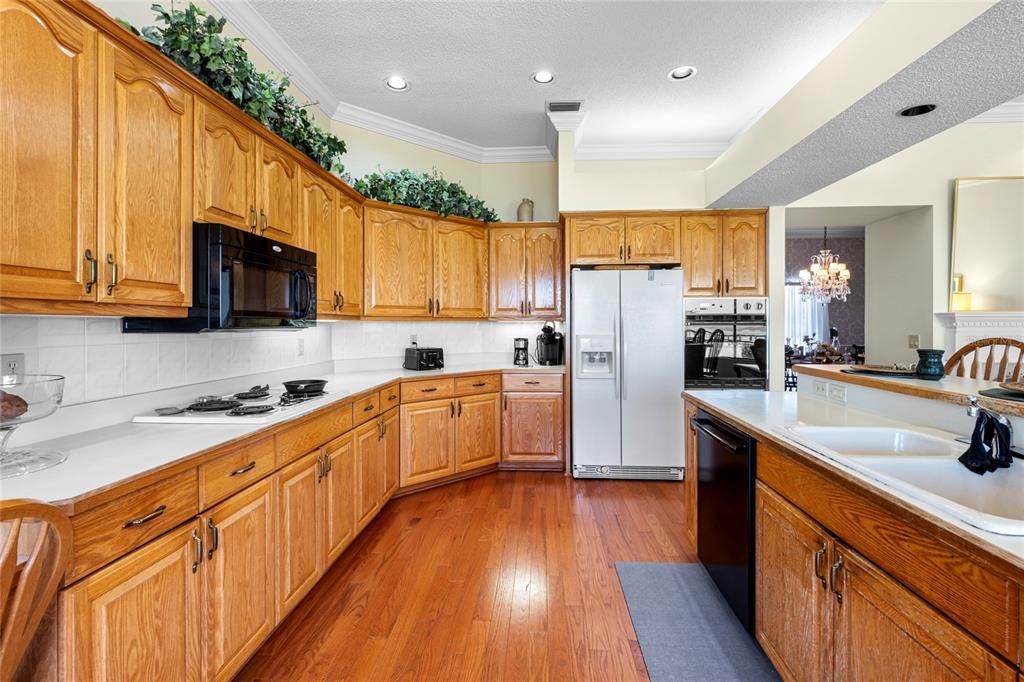 Chandelier, Interior, Kitchen, Recessed Lighting, Wood Texture Flooring